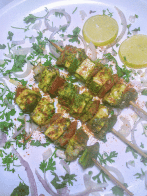 Vibrant Green Paneer Tikka: A Refreshing Twist on a Classic - Plattershare - Recipes, food stories and food lovers Vibrant Green Paneer Tikka: A Refreshing Twist on a Classic - Plattershare - Recipes, food stories and food lovers