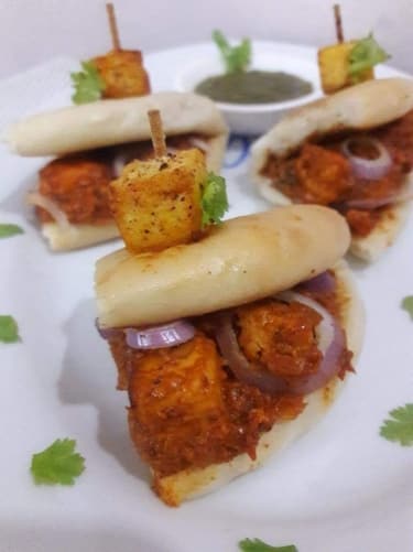 Paneer Kulcha Bites - Plattershare - Recipes, food stories and food lovers