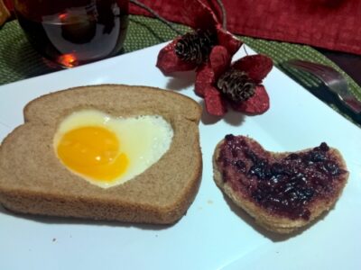 Valentines Day Breakfast Idea - Plattershare - Recipes, food stories and food lovers