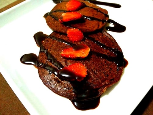 Eggless Chocolate Pancakes - Plattershare - Recipes, food stories and food lovers