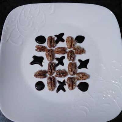 Candied Walnut Valentines: A Sweet and Simple Treat - Plattershare - Recipes, food stories and food lovers Candied Walnut Valentines: A Sweet and Simple Treat - Plattershare - Recipes, food stories and food lovers