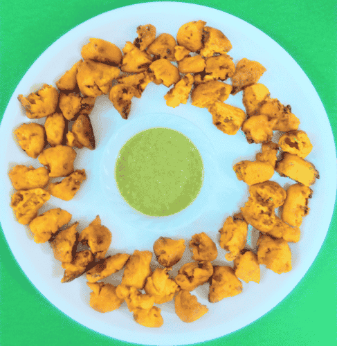 Crispy Sindhi Pakoras: A Classic Indian Snack Recipe - Plattershare - Recipes, food stories and food lovers Crispy Sindhi Pakoras: A Classic Indian Snack Recipe - Plattershare - Recipes, food stories and food lovers