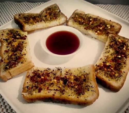 Garlic Bread On Tawa - Plattershare - Recipes, Food Stories And Food Enthusiasts