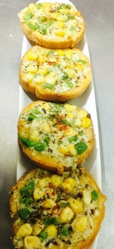 Chilli Cheese Corn Garlic Bread Toasties - Plattershare - Recipes, Food Stories And Food Enthusiasts