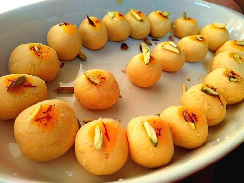 Malai Ladoo(Holi Special) - Plattershare - Recipes, Food Stories And Food Enthusiasts
