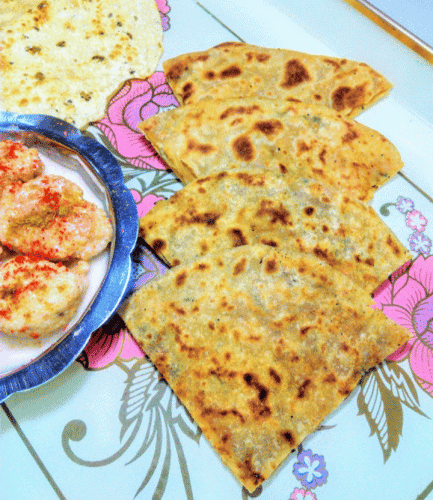 Piping Hot Aloo Parathas - Plattershare - Recipes, food stories and food lovers