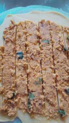 Chef Pankaj Bhadouria's Jalebi Paratha: Crispy, Spicy & Flavorful - Plattershare - Recipes, food stories and food lovers Chef Pankaj Bhadouria's Jalebi Paratha: Crispy, Spicy & Flavorful - Plattershare - Recipes, food stories and food lovers