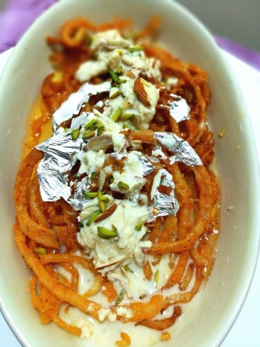 Instant Crispy Jalebi - Plattershare - Recipes, food stories and food lovers