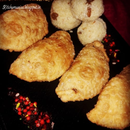 Mava Gujiya Holi Sweets - Plattershare - Recipes, Food Stories And Food Enthusiasts