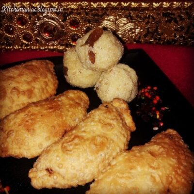 Golden Mawa Gujiya: A Sweet Celebration of Holi - Plattershare - Recipes, food stories and food lovers Golden Mawa Gujiya: A Sweet Celebration of Holi - Plattershare - Recipes, food stories and food lovers