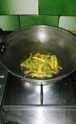 Crispy Kurkuri Bhindi: An Irresistible Okra Snack - Plattershare - Recipes, food stories and food lovers Crispy Kurkuri Bhindi: An Irresistible Okra Snack - Plattershare - Recipes, food stories and food lovers