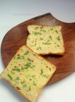 Quick And Easy Garlic Bread - Plattershare - Recipes, food stories and food lovers