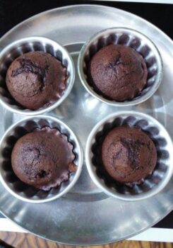 Funny Fruity Muffin - Plattershare - Recipes, food stories and food lovers