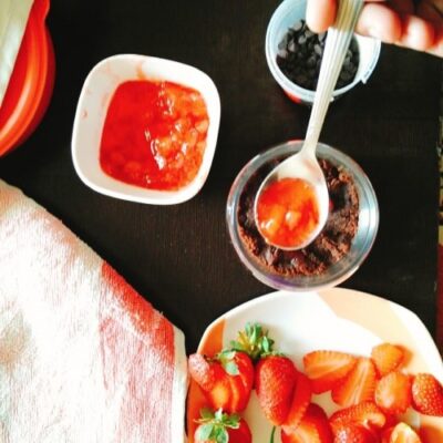 Healthy Eggless Strawberry Black Forest Cake Jars - Plattershare - Recipes, food stories and food lovers Healthy Eggless Strawberry Black Forest Cake Jars - Plattershare - Recipes, food stories and food lovers