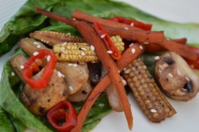 Juicy Grilled Chicken with Crunchy Sautéed Vegetables - Plattershare - Recipes, food stories and food lovers Juicy Grilled Chicken with Crunchy Sautéed Vegetables - Plattershare - Recipes, food stories and food lovers