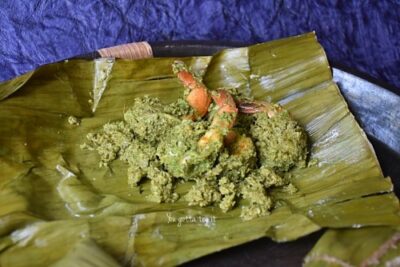 Steamed Banana Leaf Prawns with Tamarind & Coconut: An Aromatic Indian Delight - Plattershare - Recipes, food stories and food lovers Steamed Banana Leaf Prawns with Tamarind & Coconut: An Aromatic Indian Delight - Plattershare - Recipes, food stories and food lovers