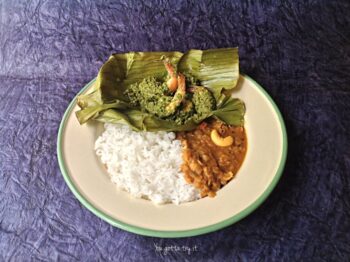 Banana Leaf Wrapped Prawns With Tamarind Leaves (Steamed) - Plattershare - Recipes, food stories and food lovers