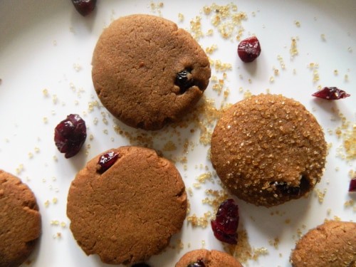 Chocolate Cranberry Snap Cookies - Plattershare - Recipes, Food Stories And Food Enthusiasts