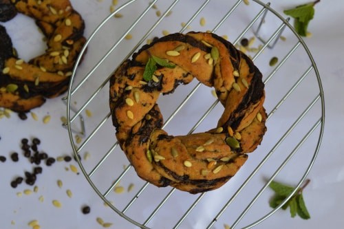 Chocolate Brioche Wreaths With Wholewheat Flour - Plattershare - Recipes, food stories and food lovers