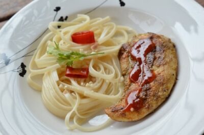 Fragrant Lemongrass Chicken with Chili-Oil Noodles - Plattershare - Recipes, food stories and food lovers Fragrant Lemongrass Chicken with Chili-Oil Noodles - Plattershare - Recipes, food stories and food lovers