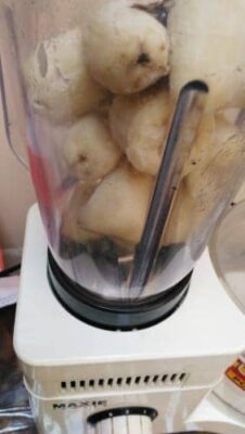 Irresistible Chocolate Banana Smoothie: A Creamy, Dreamy Treat - Plattershare - Recipes, food stories and food lovers Irresistible Chocolate Banana Smoothie: A Creamy, Dreamy Treat - Plattershare - Recipes, food stories and food lovers