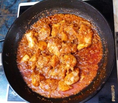 Tangy Pineapple Chicken: A Refreshing Fruity Curry - Plattershare - Recipes, food stories and food lovers Tangy Pineapple Chicken: A Refreshing Fruity Curry - Plattershare - Recipes, food stories and food lovers