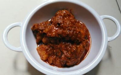 Tangy Pineapple Chicken: A Refreshing Fruity Curry - Plattershare - Recipes, food stories and food lovers Tangy Pineapple Chicken: A Refreshing Fruity Curry - Plattershare - Recipes, food stories and food lovers