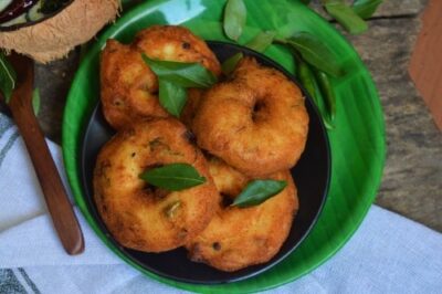 Crispy Medu Vada (Uzhunnu Vada): A South Indian Delight - Plattershare - Recipes, food stories and food lovers Crispy Medu Vada (Uzhunnu Vada): A South Indian Delight - Plattershare - Recipes, food stories and food lovers