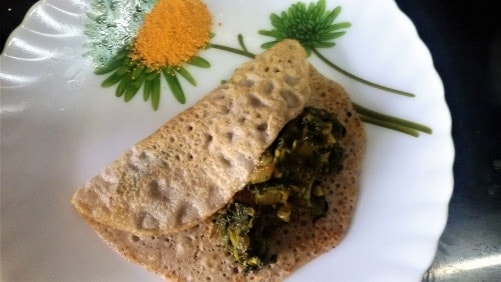 Multigrain Dosa (Spiced Up A Little With Curry Leaves And Podi) With A Yum Spinach-Potato Filling - Plattershare - Recipes, food stories and food lovers
