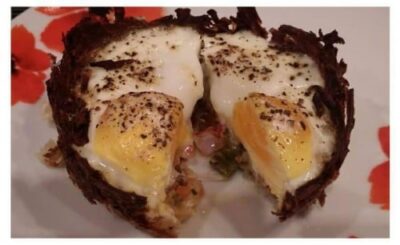 Crispy Hash Brown Cups with Chicken & Egg - Plattershare - Recipes, food stories and food lovers Crispy Hash Brown Cups with Chicken & Egg - Plattershare - Recipes, food stories and food lovers