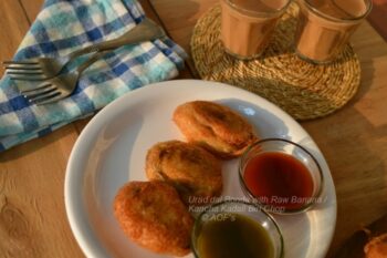 Urad Dal Bonda With Raw Banana Stuffing - Plattershare - Recipes, food stories and food lovers