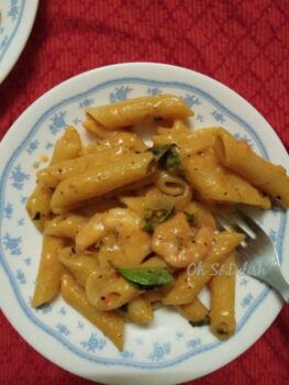 Prawn And Roasted Red Bell Pepper Basil Pasta - Plattershare - Recipes, food stories and food lovers