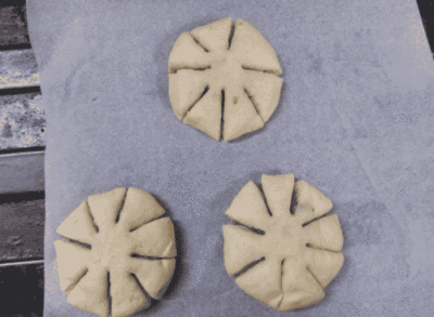 Dan Pat Bbang (Korean Red Bean Paste Buns): A Sweet and Savory Treat - Plattershare - Recipes, food stories and food lovers Dan Pat Bbang (Korean Red Bean Paste Buns): A Sweet and Savory Treat - Plattershare - Recipes, food stories and food lovers