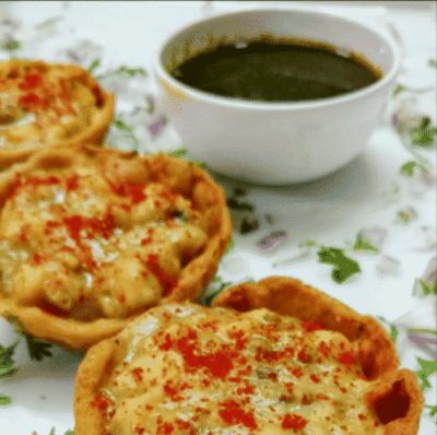 Baked Dal Pakwan Cuppies: A Healthy Twist on a Sindhi Classic - Plattershare - Recipes, food stories and food lovers Baked Dal Pakwan Cuppies: A Healthy Twist on a Sindhi Classic - Plattershare - Recipes, food stories and food lovers