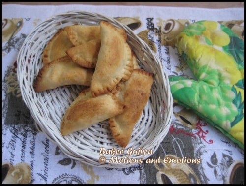 Baked Gujiya - Plattershare - Recipes, food stories and food lovers