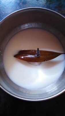 Classic Béchamel Sauce: The Perfect White Sauce for Lasagna (and More!) - Plattershare - Recipes, food stories and food lovers Classic Béchamel Sauce: The Perfect White Sauce for Lasagna (and More!) - Plattershare - Recipes, food stories and food lovers