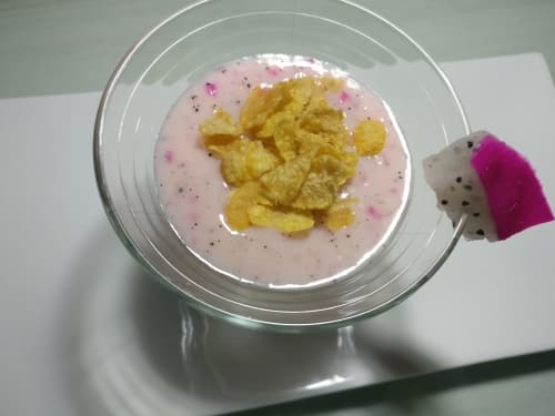 Dragon Fruit Smoothie - Plattershare - Recipes, food stories and food lovers