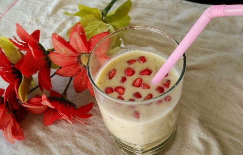 Avacado Dates Pomo Smoothie - Plattershare - Recipes, Food Stories And Food Enthusiasts