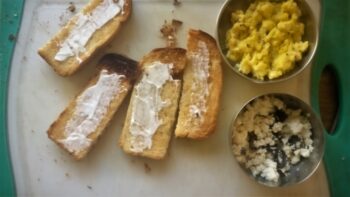 Scrambled Egg Sandwich - Plattershare - Recipes, food stories and food lovers