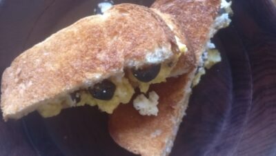 Quick & Healthy Scrambled Egg Sandwich Recipe - Plattershare - Recipes, food stories and food lovers Quick & Healthy Scrambled Egg Sandwich Recipe - Plattershare - Recipes, food stories and food lovers