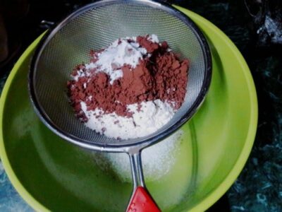 Decadent Chocolate Pancakes: A Fluffy & Easy Recipe - Plattershare - Recipes, food stories and food lovers Decadent Chocolate Pancakes: A Fluffy & Easy Recipe - Plattershare - Recipes, food stories and food lovers