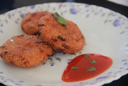 Semolina Cutlets - Sooji Cutlets - Indian Snacks - Plattershare - Recipes, food stories and food lovers