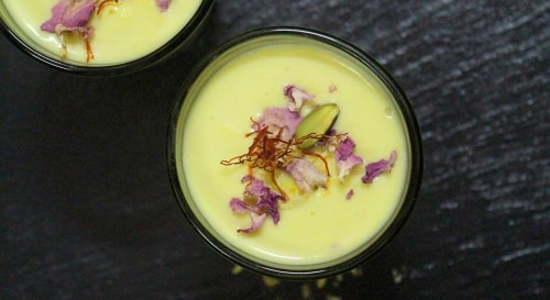 Zucchini, Cauliflower And Dried Rose Petal Soup - Plattershare - Recipes, Food Stories And Food Enthusiasts