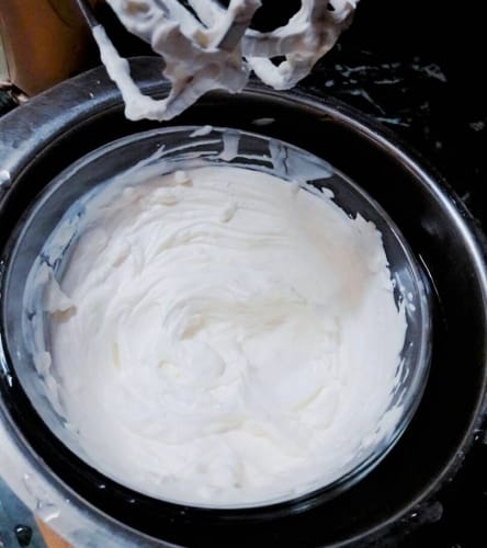 How To Make Whipped Cream - Plattershare - Recipes, food stories and food enthusiasts