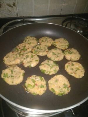 Crispy Chickpea and Vegetable Cutlets (Vegan & Gluten-Free) - Plattershare - Recipes, food stories and food lovers Crispy Chickpea and Vegetable Cutlets (Vegan & Gluten-Free) - Plattershare - Recipes, food stories and food lovers