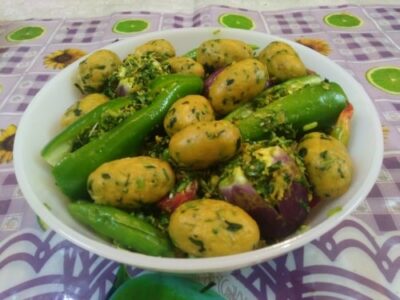 Quick & Easy Microwave Undhiyu (Gujarati Mixed Vegetable Curry) - Plattershare - Recipes, food stories and food lovers Quick & Easy Microwave Undhiyu (Gujarati Mixed Vegetable Curry) - Plattershare - Recipes, food stories and food lovers