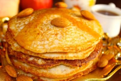 Eggless Almond Pancakes with Warm Date Syrup - Plattershare - Recipes, food stories and food lovers Eggless Almond Pancakes with Warm Date Syrup - Plattershare - Recipes, food stories and food lovers