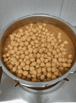 Chole Bhature - Plattershare - Recipes, food stories and food lovers