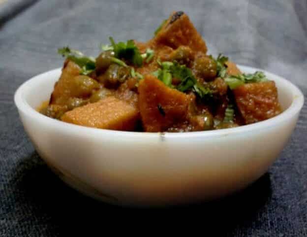 Suran Aur Hari Matar Ki Sabji - Plattershare - Recipes, Food Stories And Food Enthusiasts