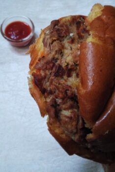 Vegan Bbq "Pulled" Jack Fruit Burger - Plattershare - Recipes, food stories and food lovers